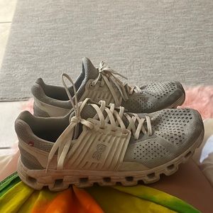 women’s on cloud- on running size 9